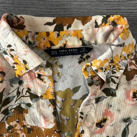 🌼ZARA🌼 Floral Plisse Button-Down Blouse, Size M - Picture 5 of 10